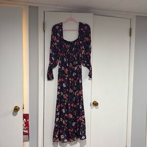 HHH The Grace Maxi Nap Dress
Navy Peony Bouquet Georgette
Small